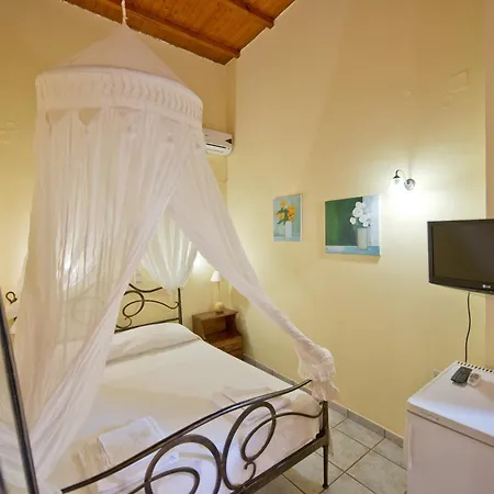 Katerina Traditional La Canée